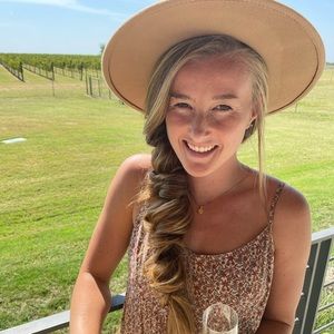 Meet your Posher, Lexi